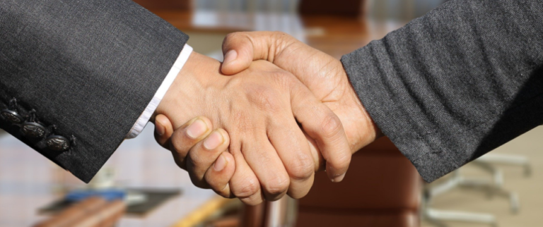 Shaking hands 3091906